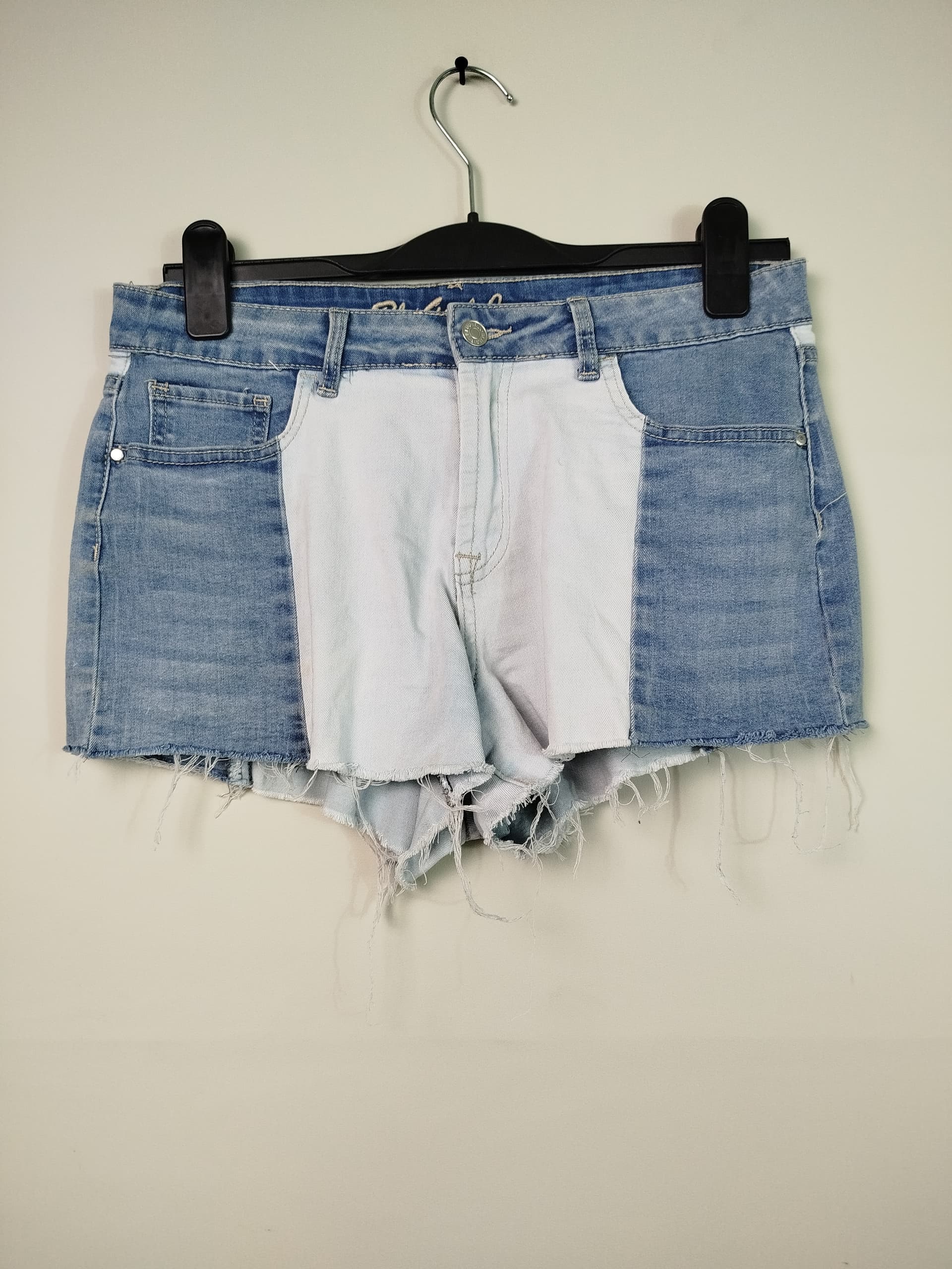 Short Blue Girls