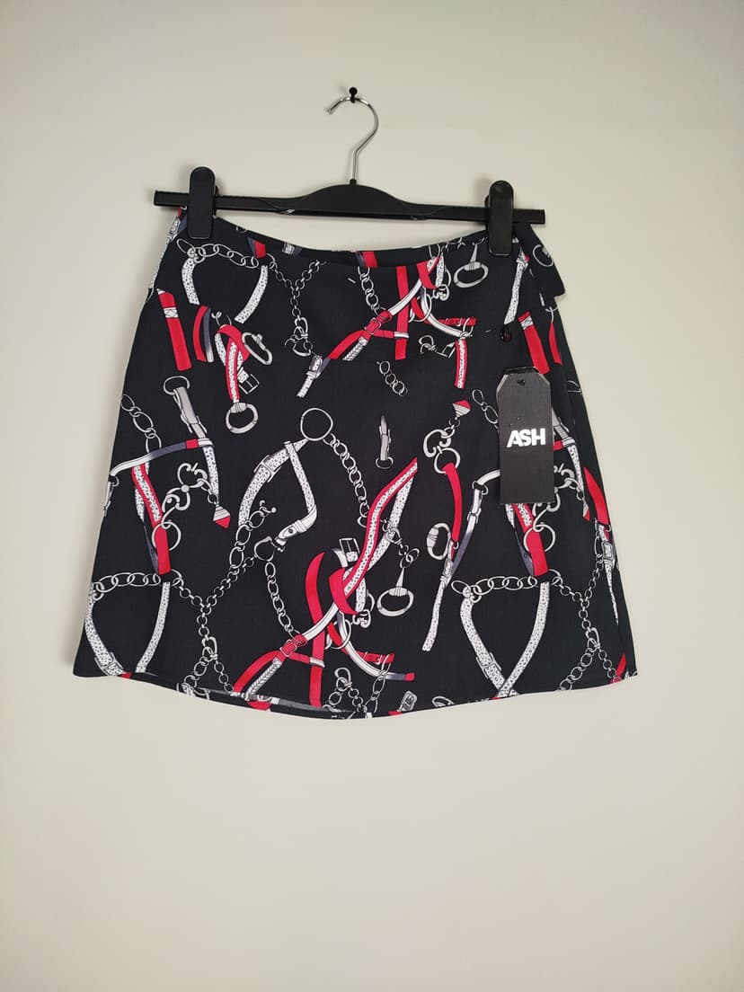 Imagen de Faldas Ash