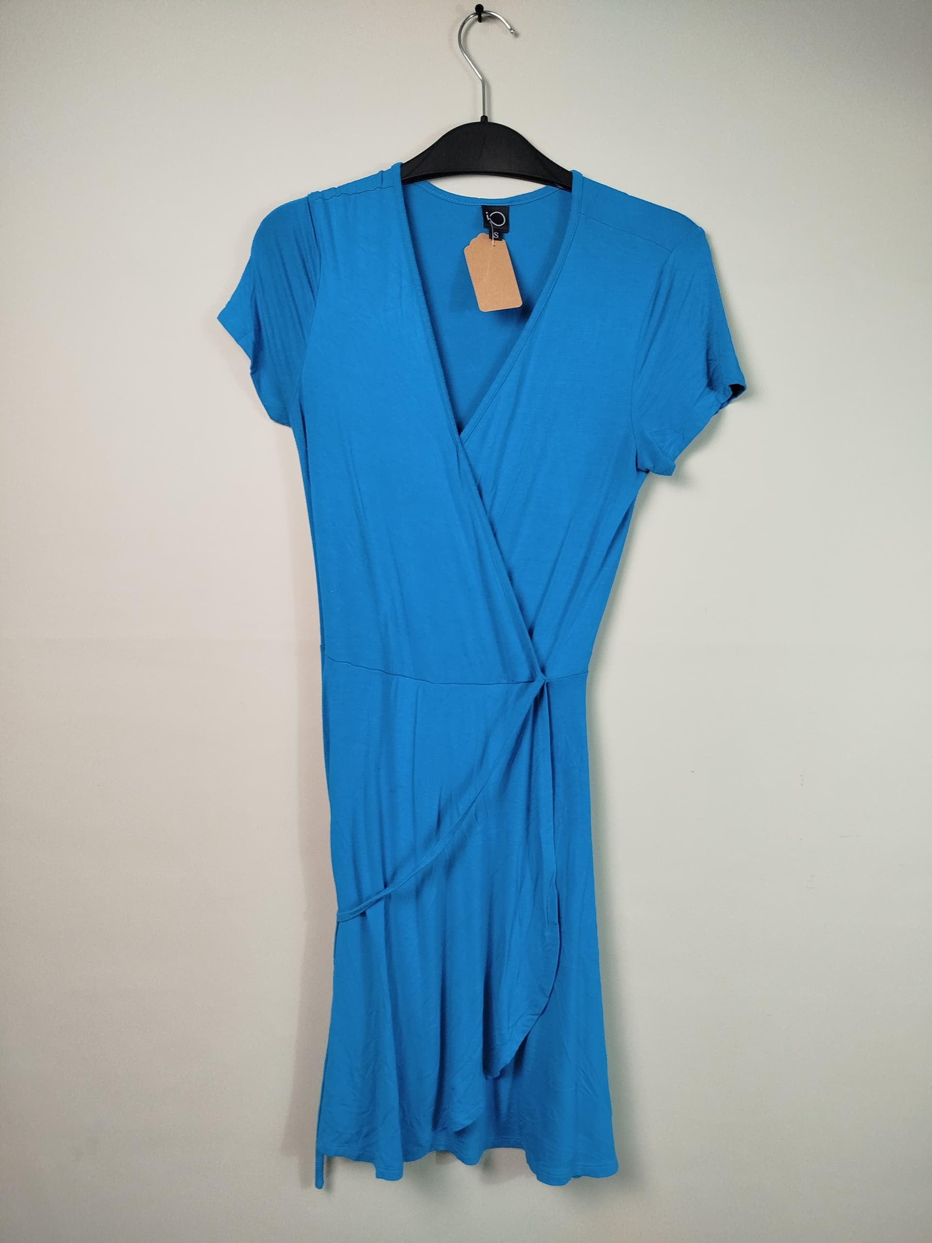 VESTIDO CON DETALLE