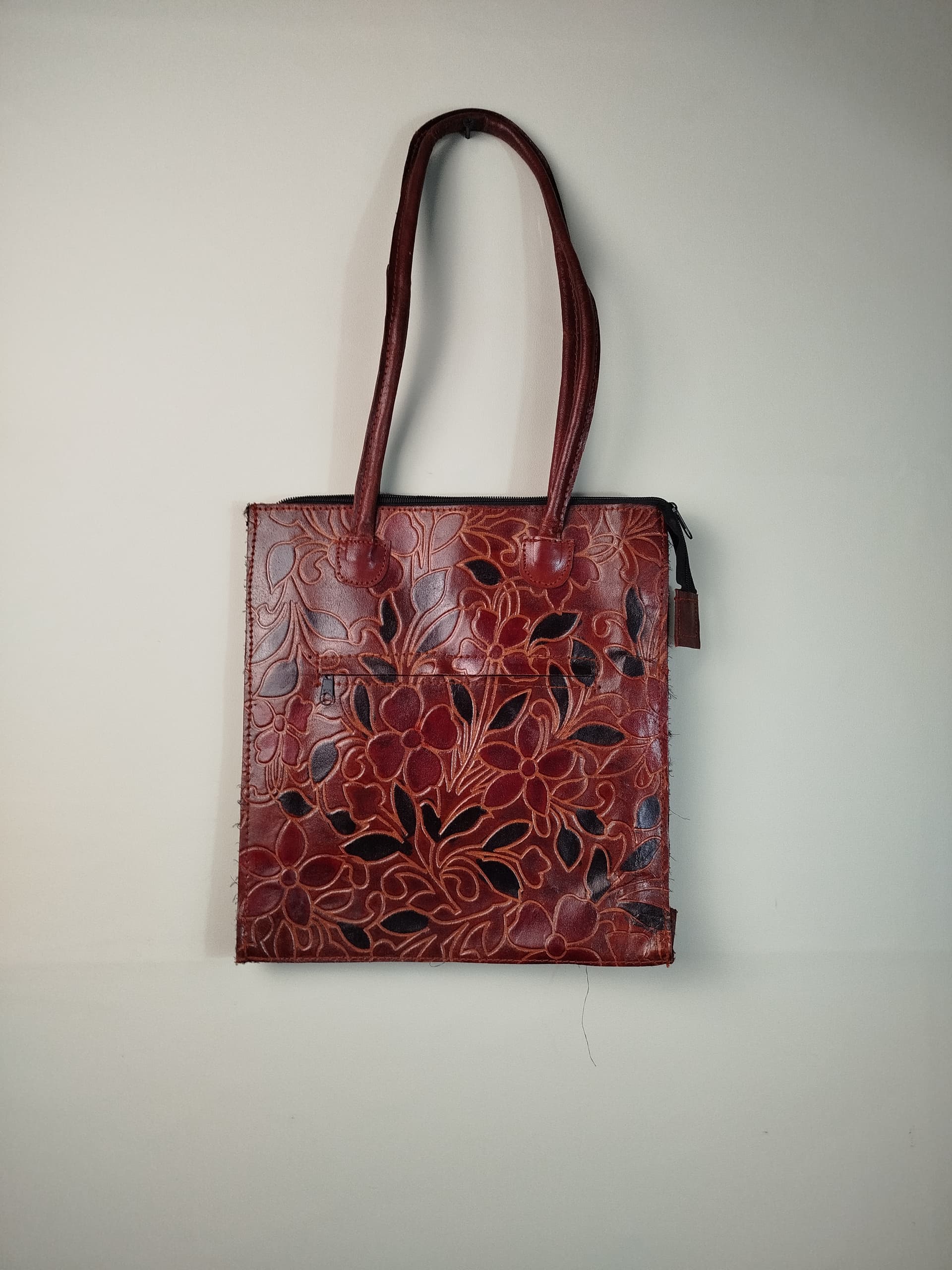 CARTERA CUERO DISEÑO FLORES